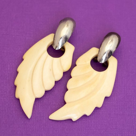 Vintage Angelic Wings Gold Tone Dangle Earrings - Q29 - Picture 1 of 2
